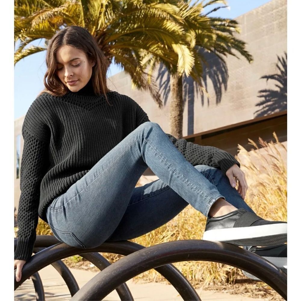 Athleta Black Mesh heavy chunky Volume Sleeve Sweater cotton Pullover knit